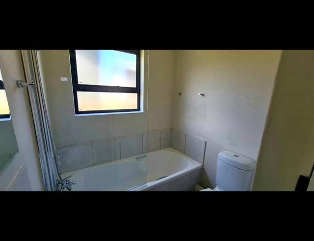 2 BEDROOM PROPERTY TO RENT IN KENLEAF